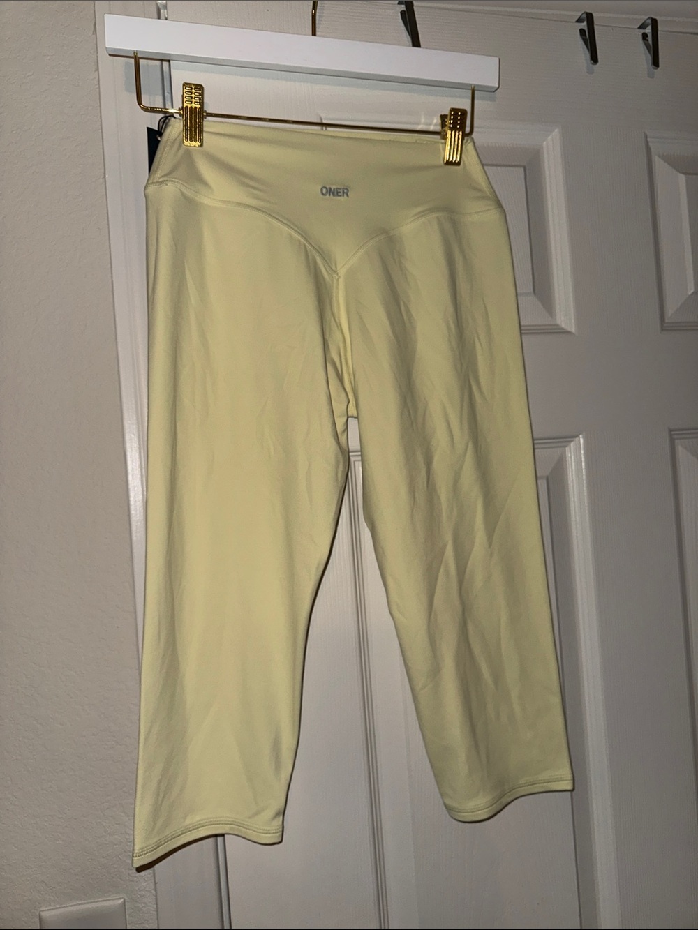 Oner Active Pastel Yellow Soft Motion Capris & Mellow Motion Crew Neck Size L